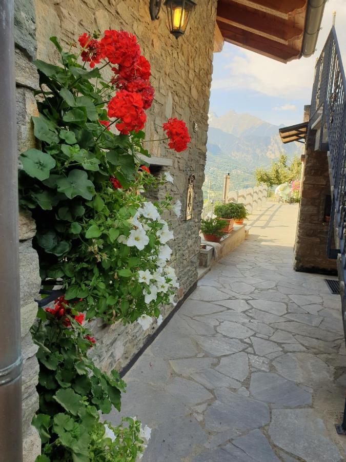 Suite Del Villaggio Sarre Exterior photo